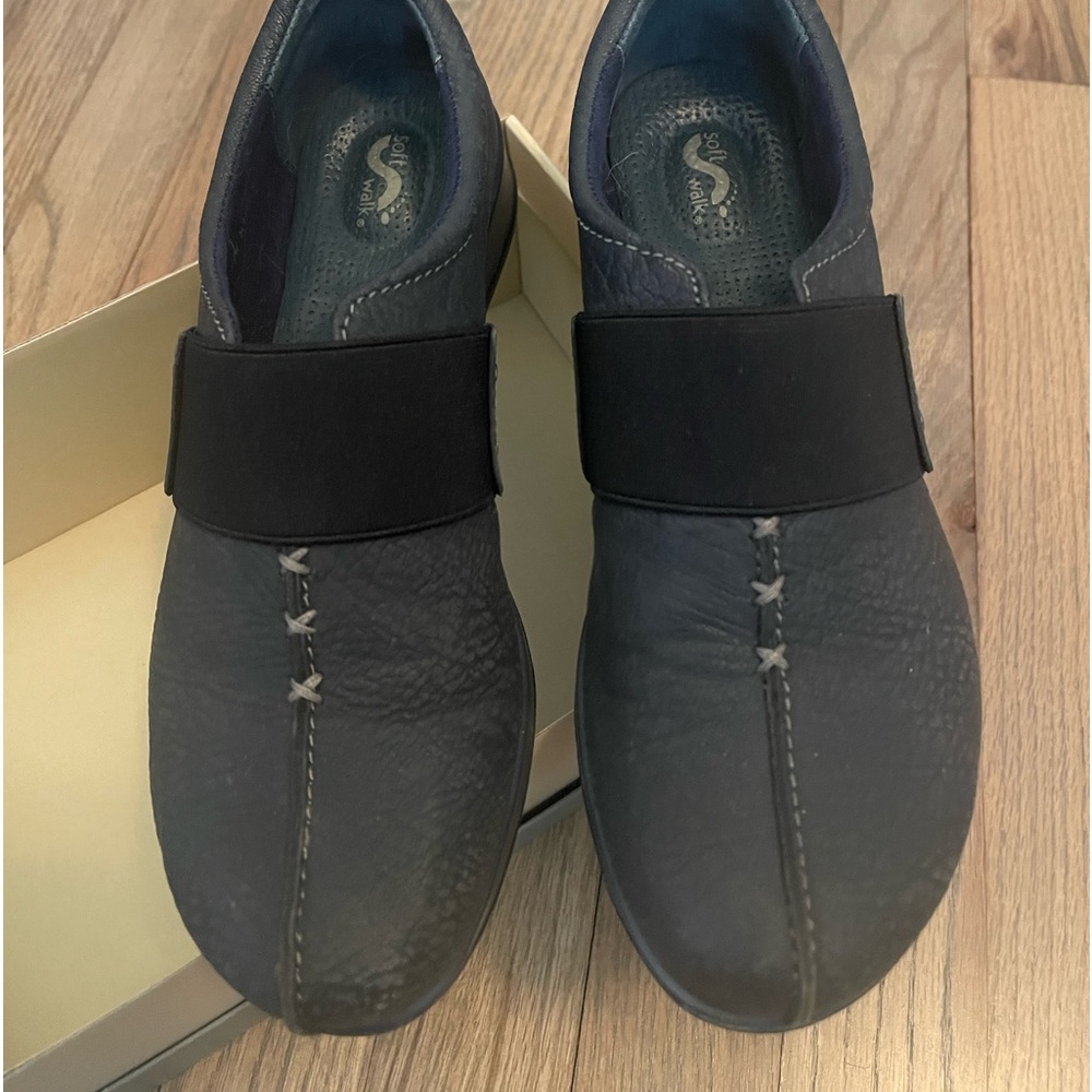 Softwalk leather flats